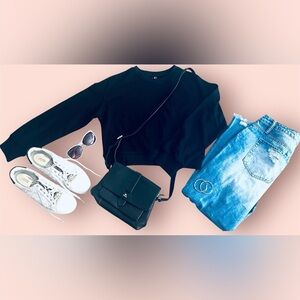 Stylish Black Cropped Women’s Sweatshirt